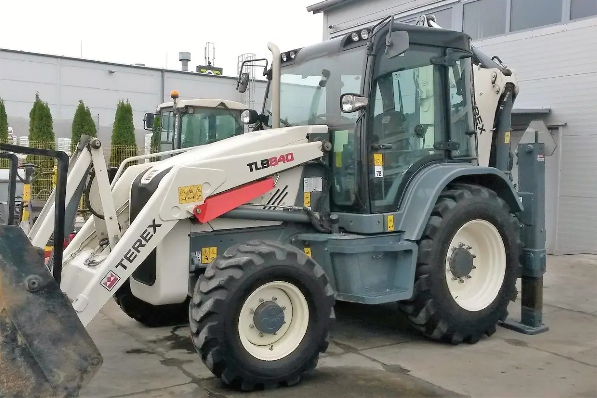 Koparko-ładowarka Terex TLB840
