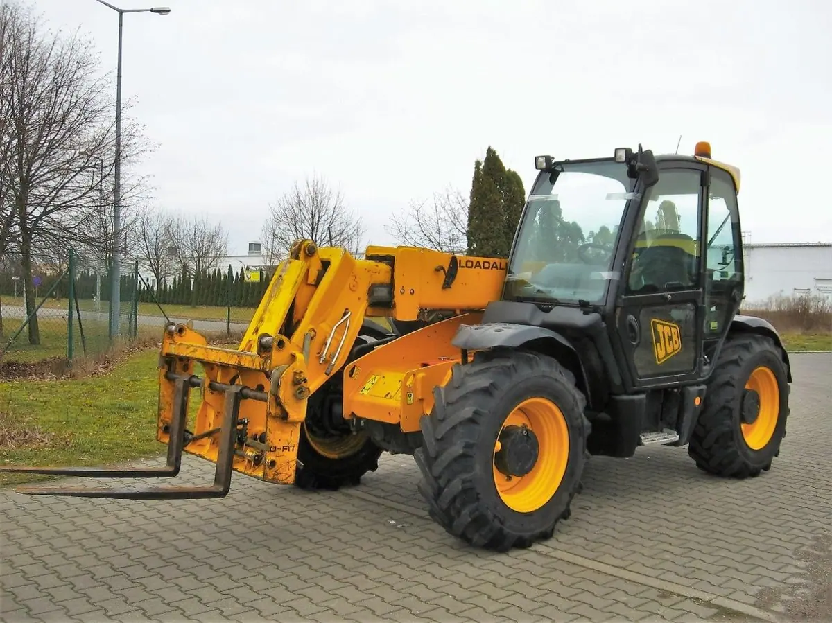 Ładowarka teleskopowa JCB